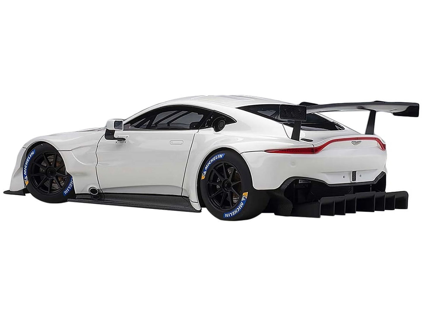 2018 aston martin vantage gte le mans pro white with carbon accents 1/18 model car by autoart