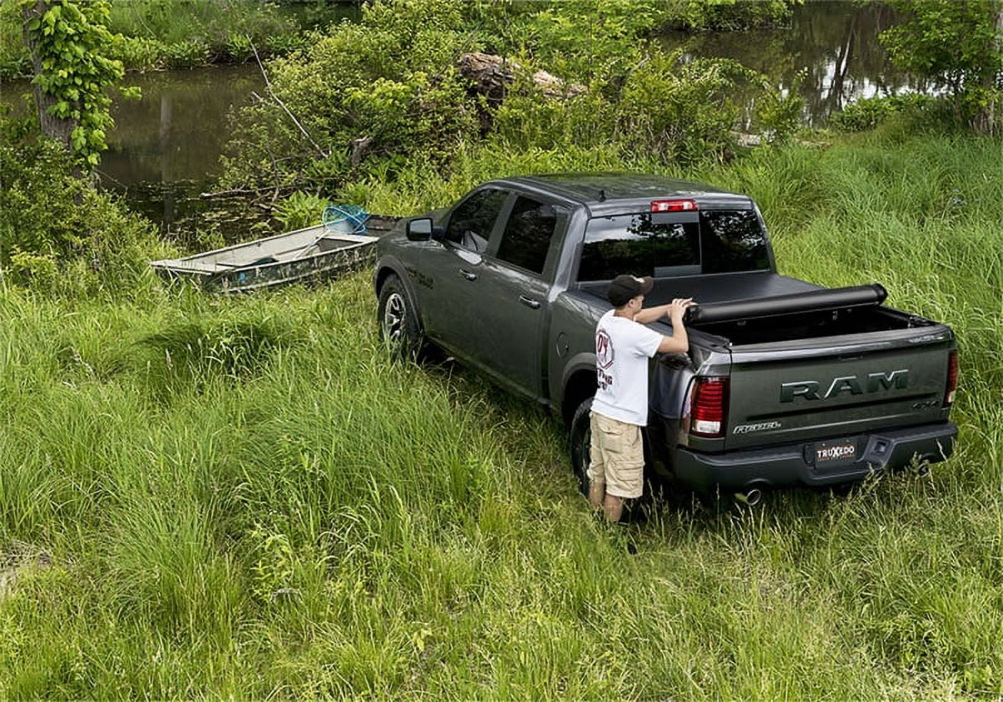 Truxedo deuce hybrid truck bed tonneau cover | 771501 | fits 2007 - 2014 chevy/gmc silverado/sierra 3500hd, dually, w/bed caps 8' 2" bed (97.6")