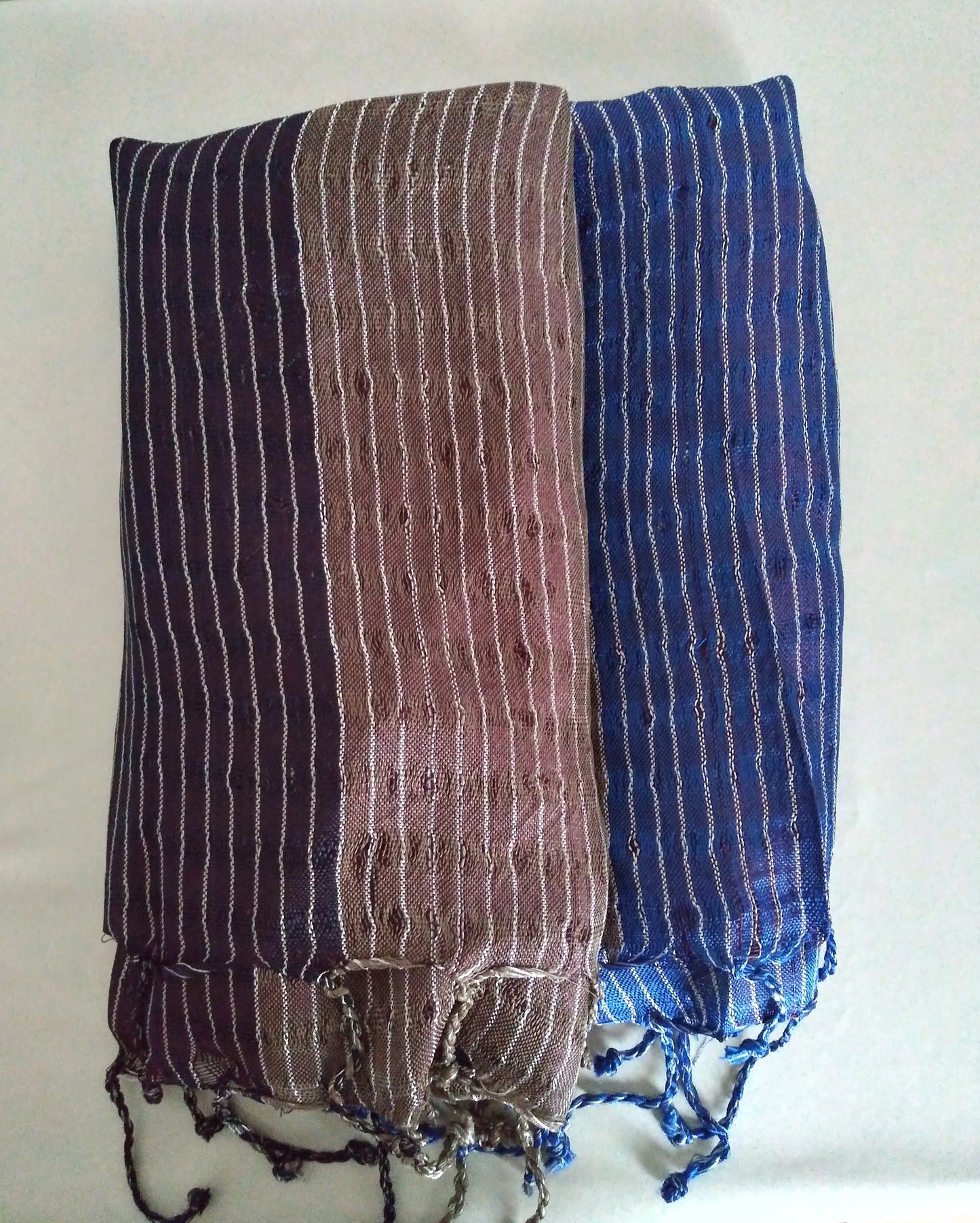 Tricolor thin striped shawl - blue/brown